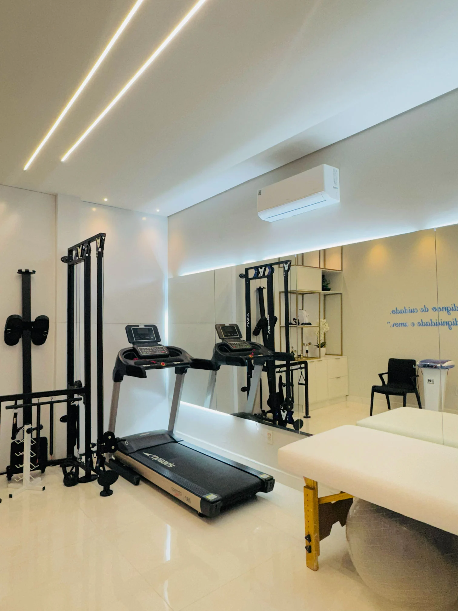 Sala de treino e reabilitação da unidade Anália Franco